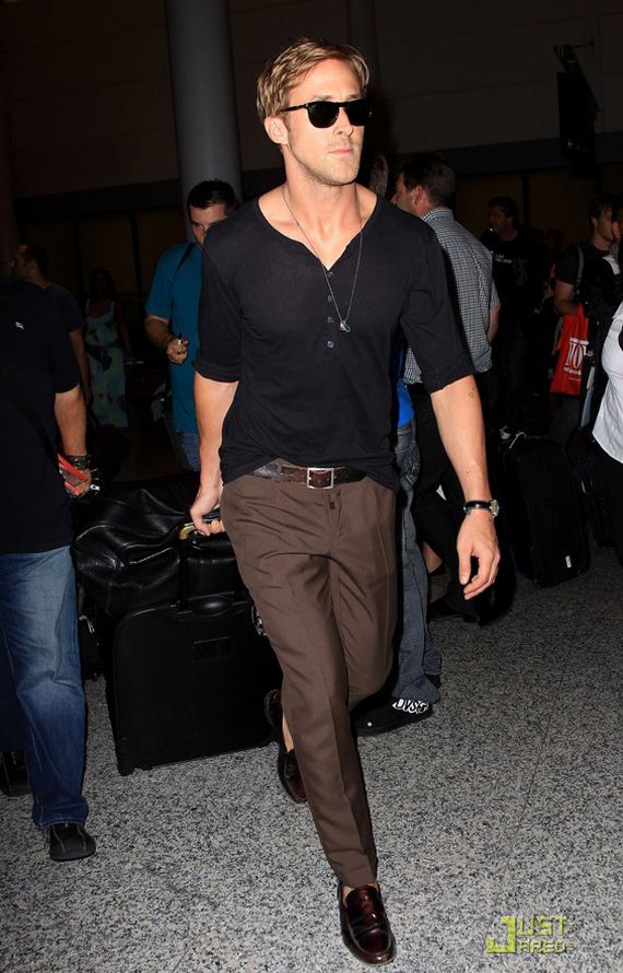 Most Flawless, Perfect Pictures Of Ryan Gosling At The Airport