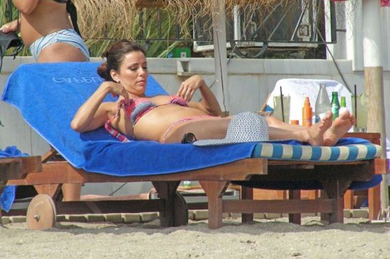 Eva-Longoria-bikini-in-Marbella
