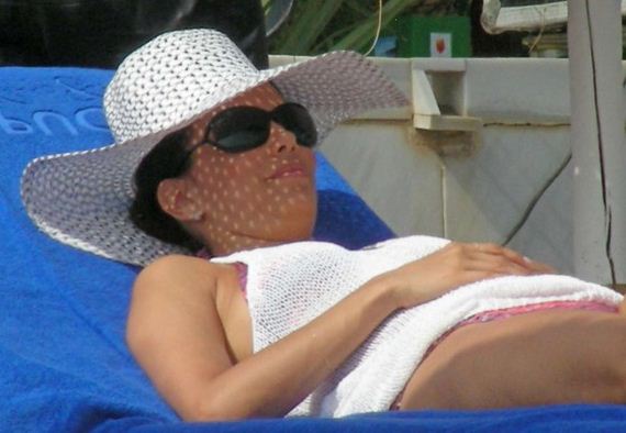 Eva-Longoria-bikini-in-Marbella