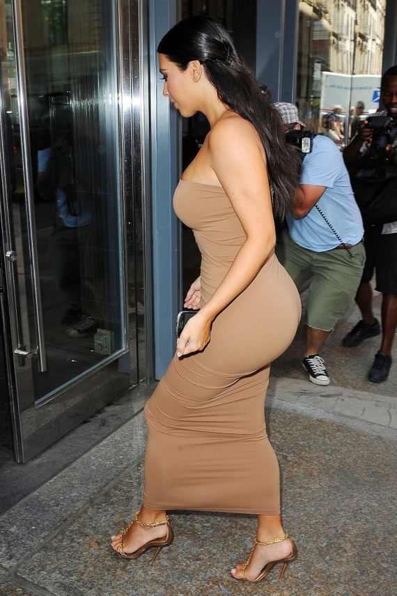 Kim-Kardashian-in-Tight