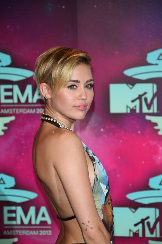 gallery_enlarged-miley-cyrus-s-and