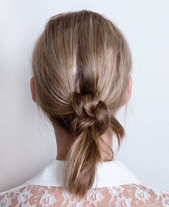 12-Quick-And-Easy-Hair-Buns