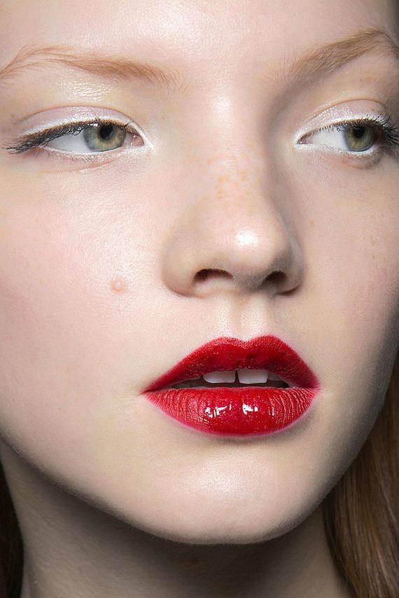 02-Lipstick-Makeup