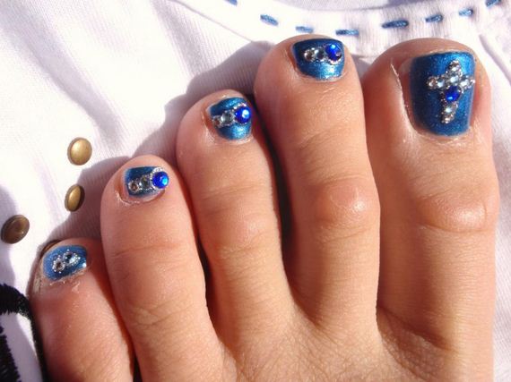 31-mermaid-toe-nail-designs