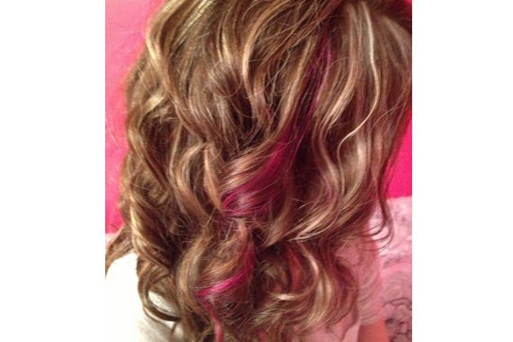 01-pink-streaks-in-brown-hair