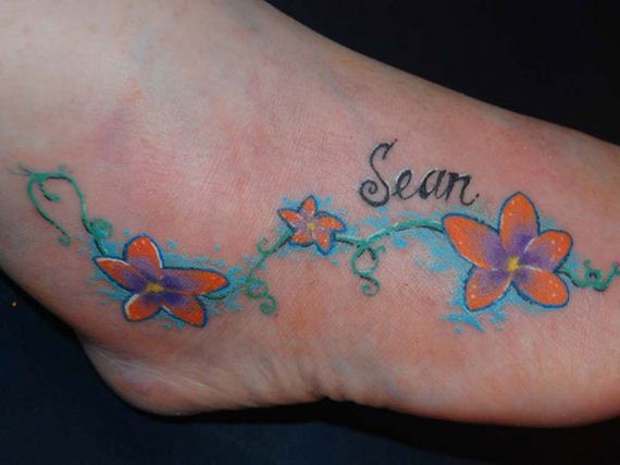 07-sensible-small-flower-tattoos