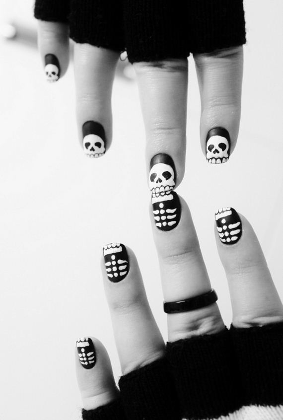 17-halloween-nail-manicures