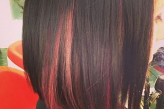21-pink-streaks-in-brown-hair