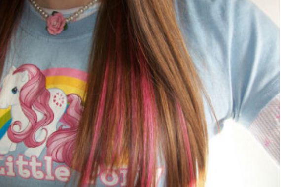 23-pink-streaks-in-brown-hair