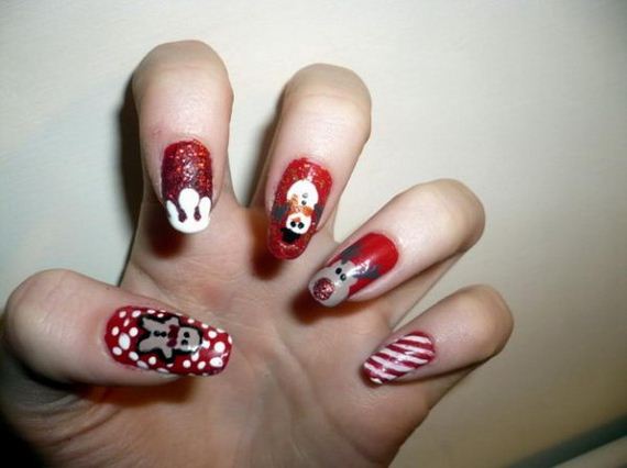 13-cool-christmas-nail-designs