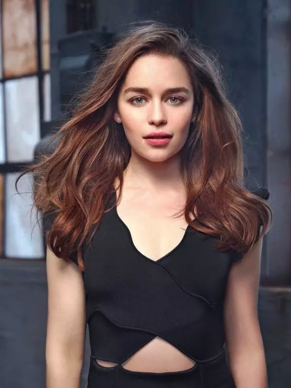 40 Near Nude Emilia Clarke Photos 12thBLOG