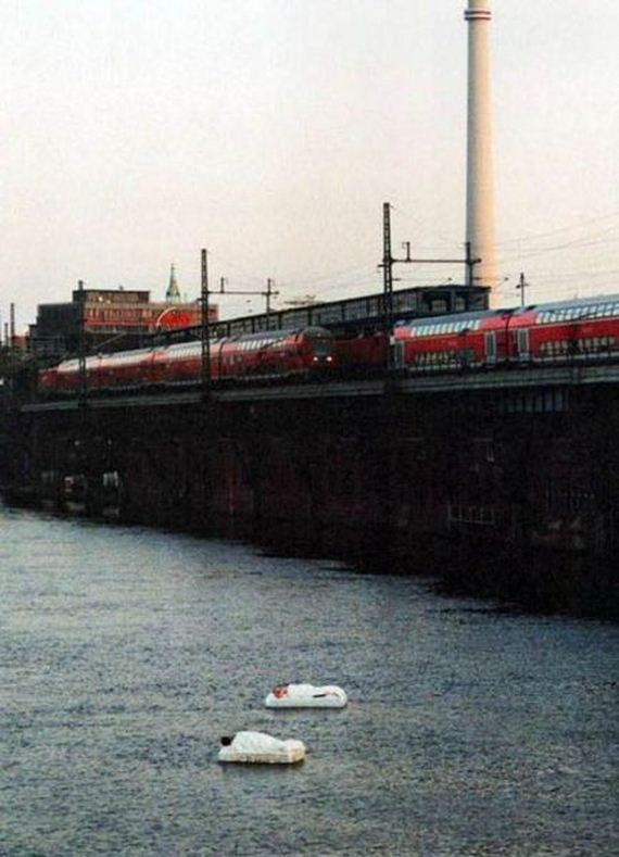 d439