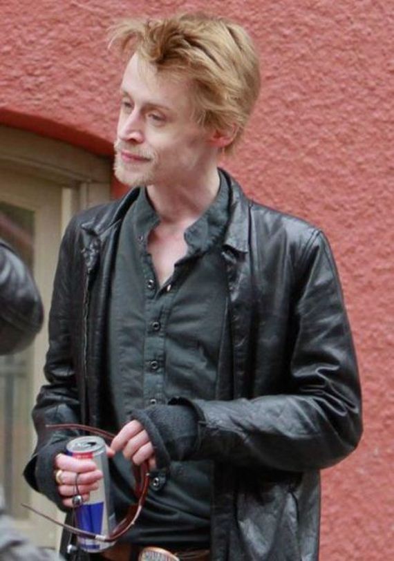 d702