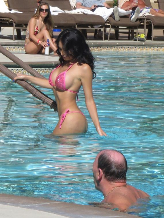 Cynthia-Escobar-in-Pink-Bikini
