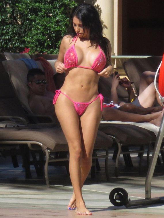 Cynthia-Escobar-in-Pink-Bikini
