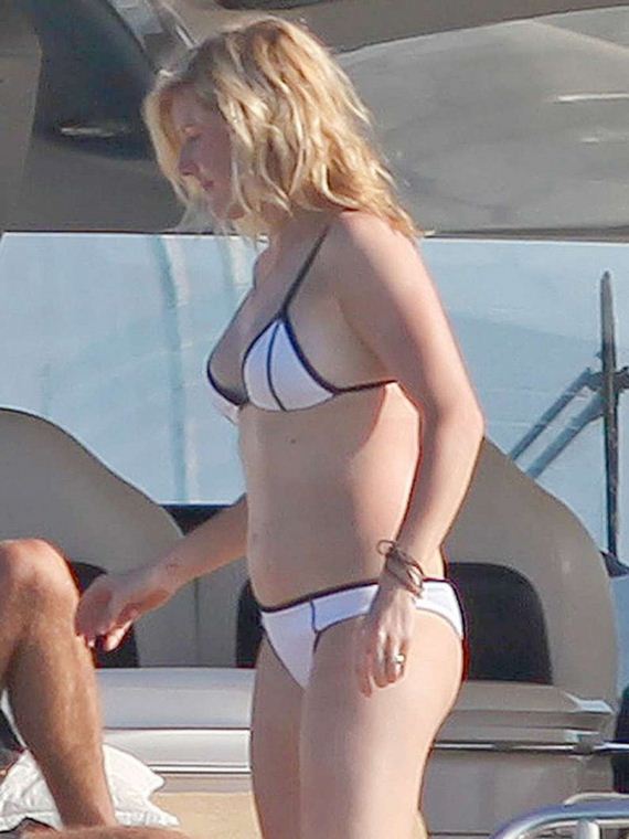 Ellie-Goulding-in-a-Bikini