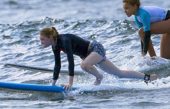Emma-Stone-Surfing