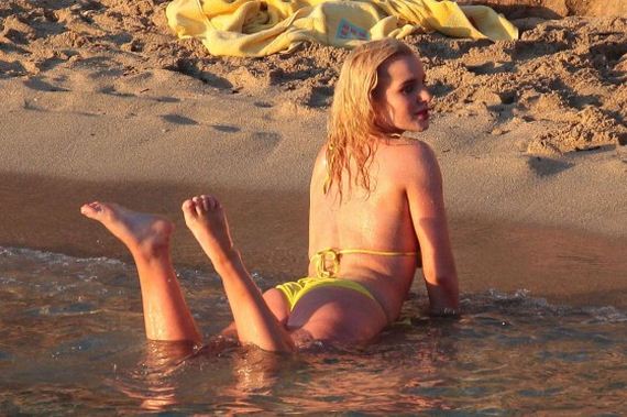 Helen-Flanagan-in-Bikini