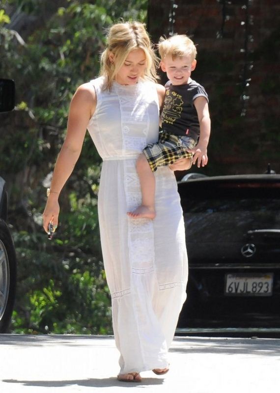 Hilary-Duff-with-her-son