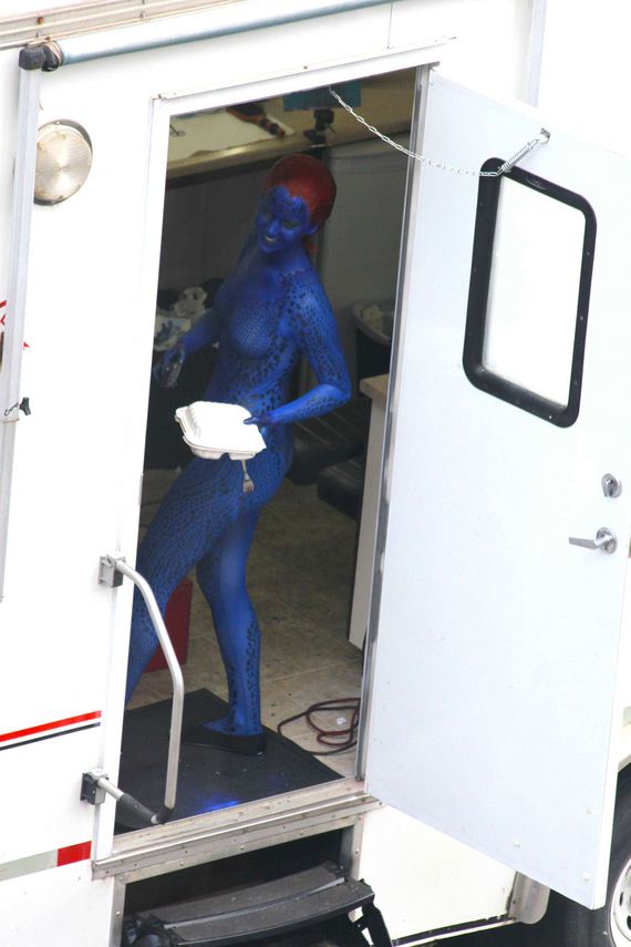Jennifer-Lawrence-on-the-X-Men-set-in-Montreal