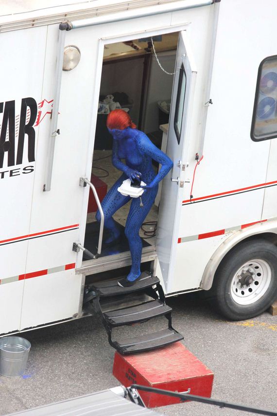 Jennifer-Lawrence-on-the-X-Men-set-in-Montreal