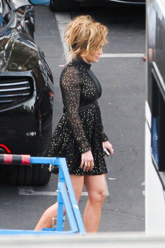 Jennifer-Lopez-in-Black-Mini