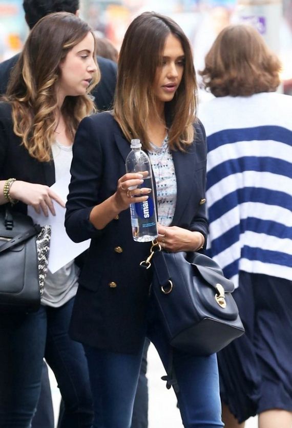 Jessica-Alba-Going-to-a-Meeting