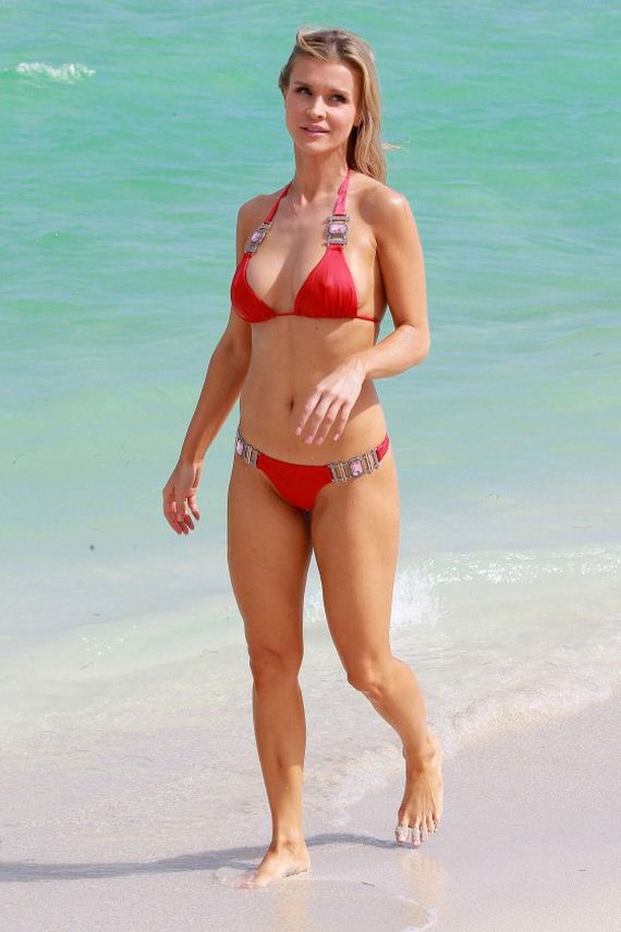 Joanna-Krupa-bikini-2013-photos