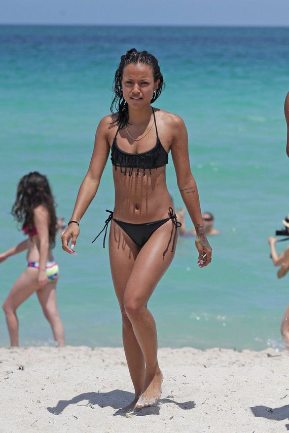 Karrueche-Tran-in-Black