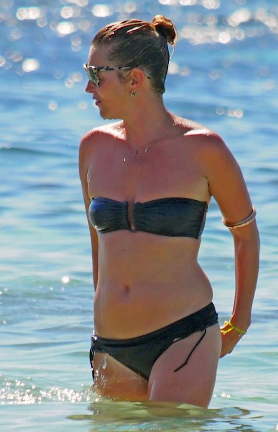 Kate-Moss-in-bikini-in-Formentera