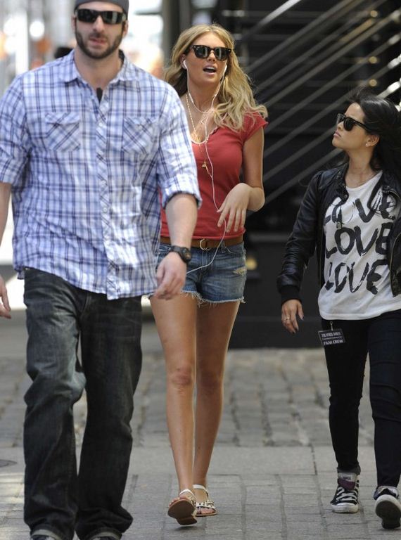 Kate-Upton---The-Other-Woman-Set-in-NYC