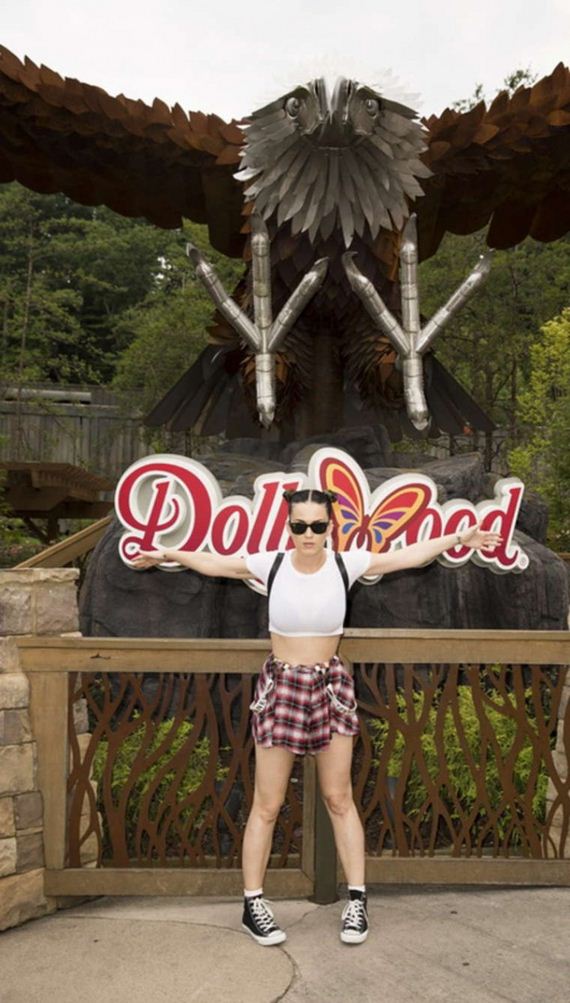 Katy-Perry-visiting-Dollywood