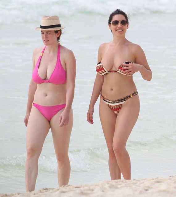Kelly-Brook---Wearing-Bikini-in-Cancun