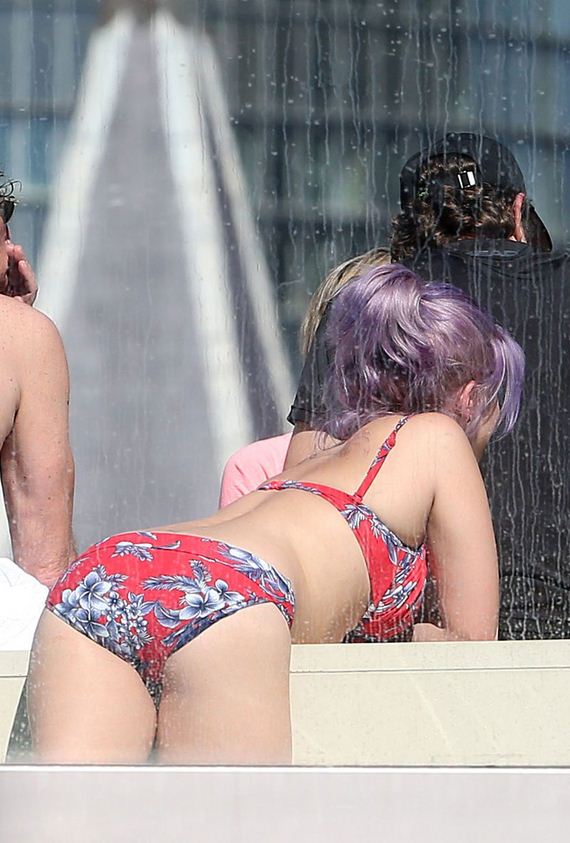 Kelly-Osbourne-in-Bikini-on-Australian