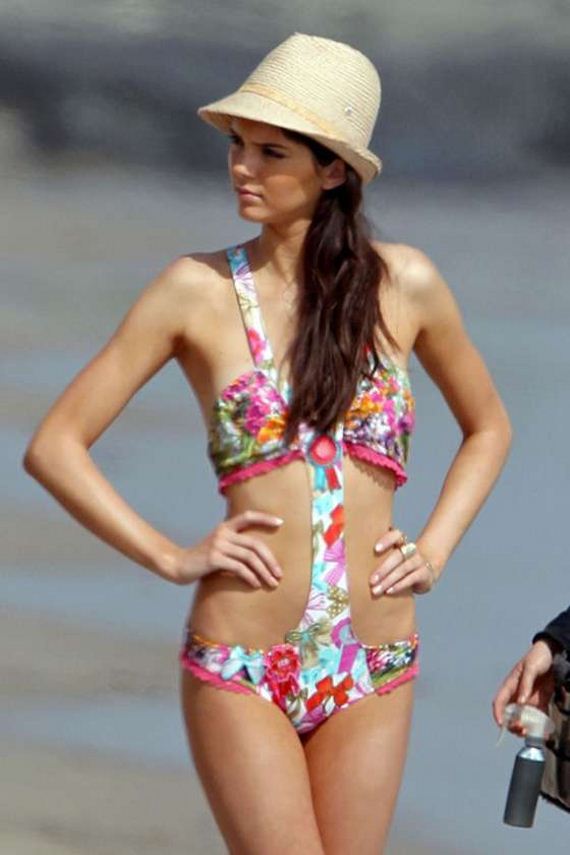 Kendall-Jenner-at-a-Bikini-Photoshoot