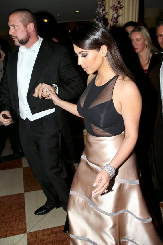 Kim-Kardashian-Transparent-Side