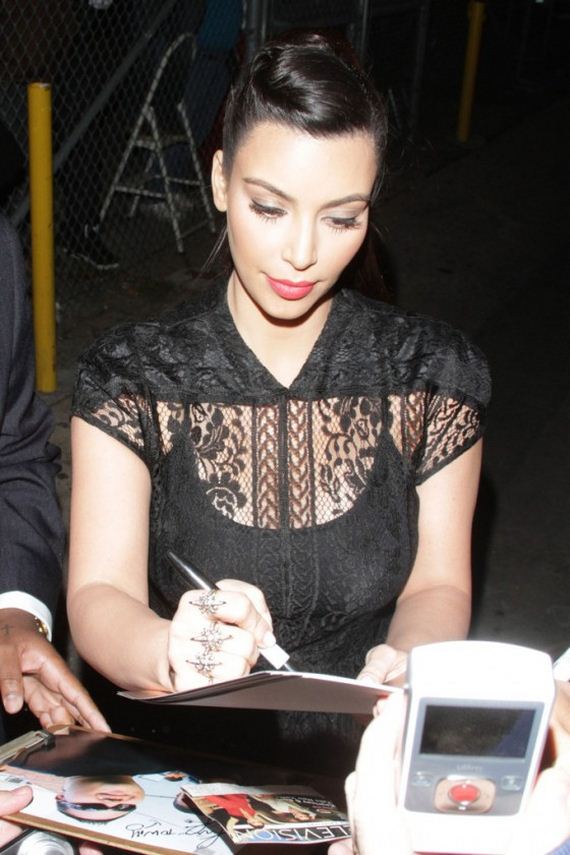 Kim-and-Kourtney-Kardashian-greet-fans-in-Los-Angeles
