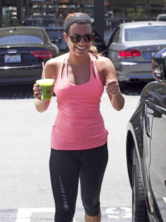Lea-Michele-at-Earth-Bar-in-West