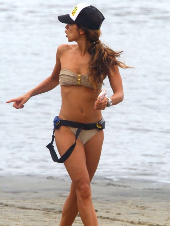 Leilani-Dowding---Paddleboarding-in-Bikini-in-Malibu