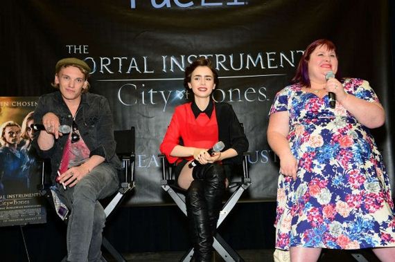 Lily-Collins---The-Mortal-Instruments-signing