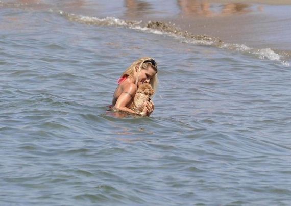 Michelle-Hunziker-in-bikini