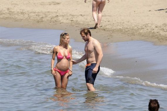 Michelle-Hunziker-in-bikini