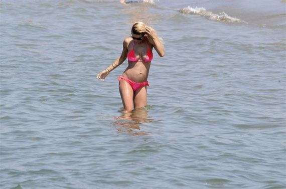 Michelle-Hunziker-in-bikini