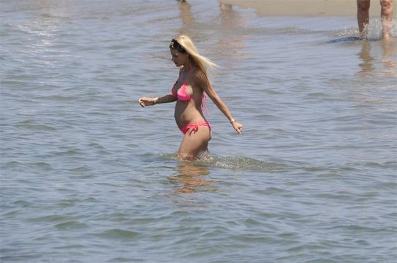 Michelle-Hunziker-in-bikini