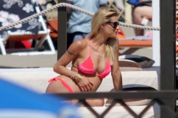 Michelle-Hunziker-in-bikini