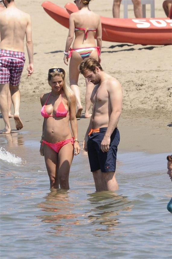 Michelle-Hunziker-in-bikini