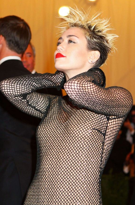 Miley-Cyrus---2013-Met-Gala