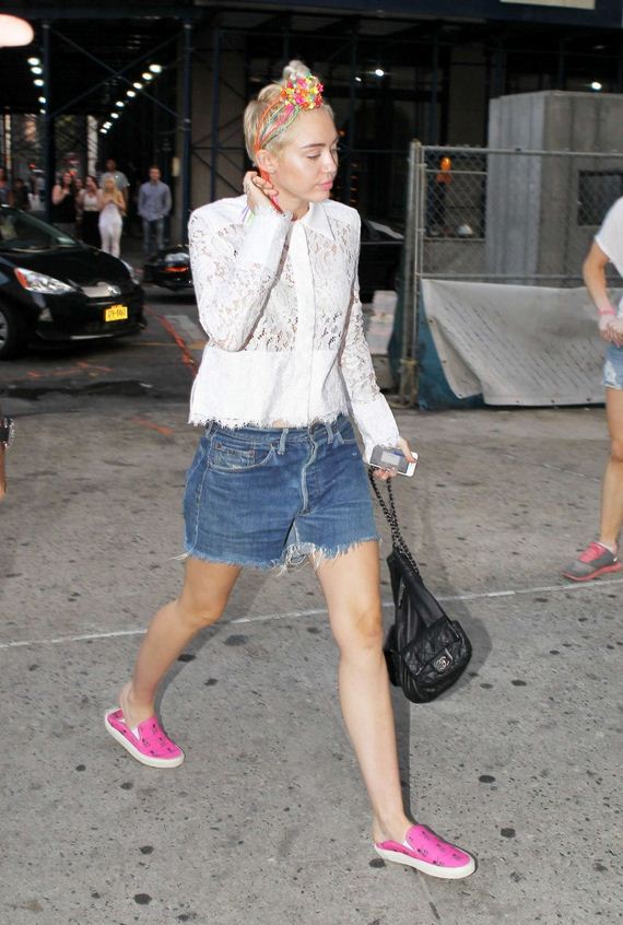Miley-Cyrus-Walking-Around