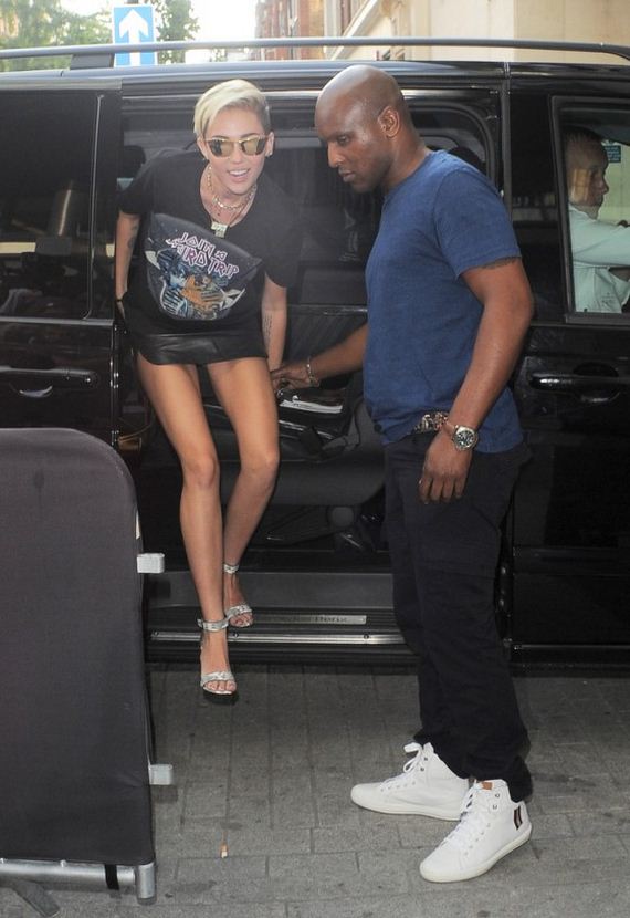 Miley-Cyrus-at-BBC-Radio