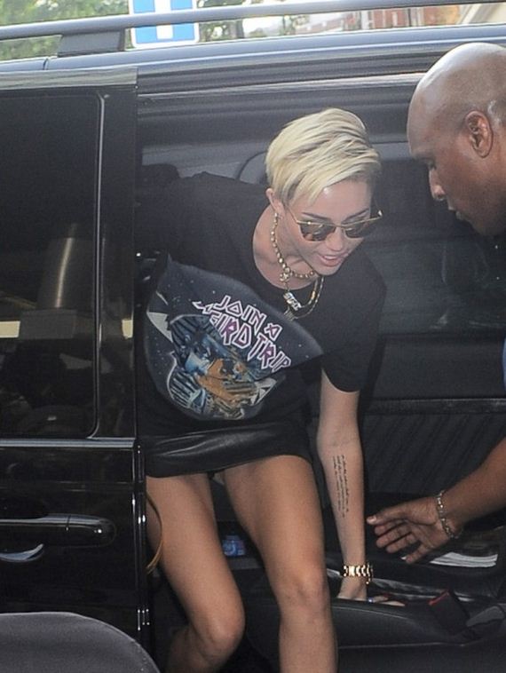 Miley-Cyrus-at-BBC-Radio